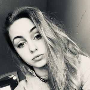 Meet your Posher, Siona